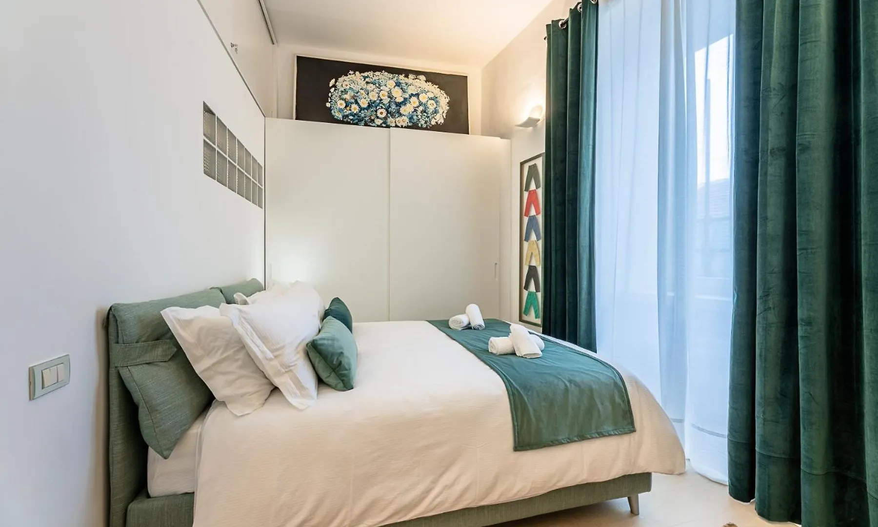 My Luxury Suites - Executive contacts